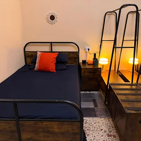 ---aury House---