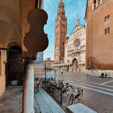 ---aury House--- * Cremona